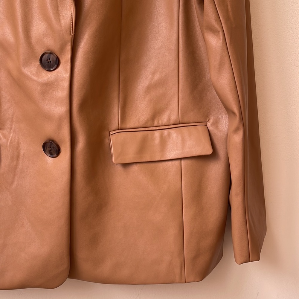 Women's Faux Leather Blazer! - Picture 6 of 7